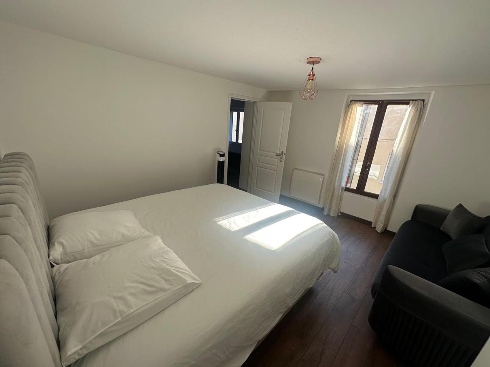 Appartement Calme Moderne Proche De Disneyland Wifi & Cafe Gratuit & Arrivee Autonome Bussy-Saint-Georges Ngoại thất bức ảnh